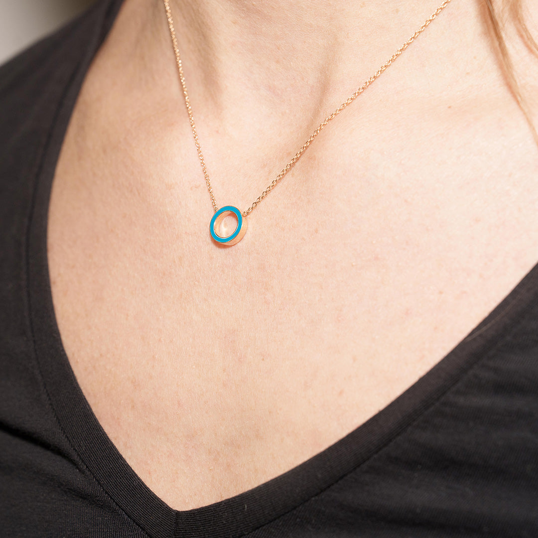 LIGHT BLUE NECKLACE - INSIDE THE COLOR