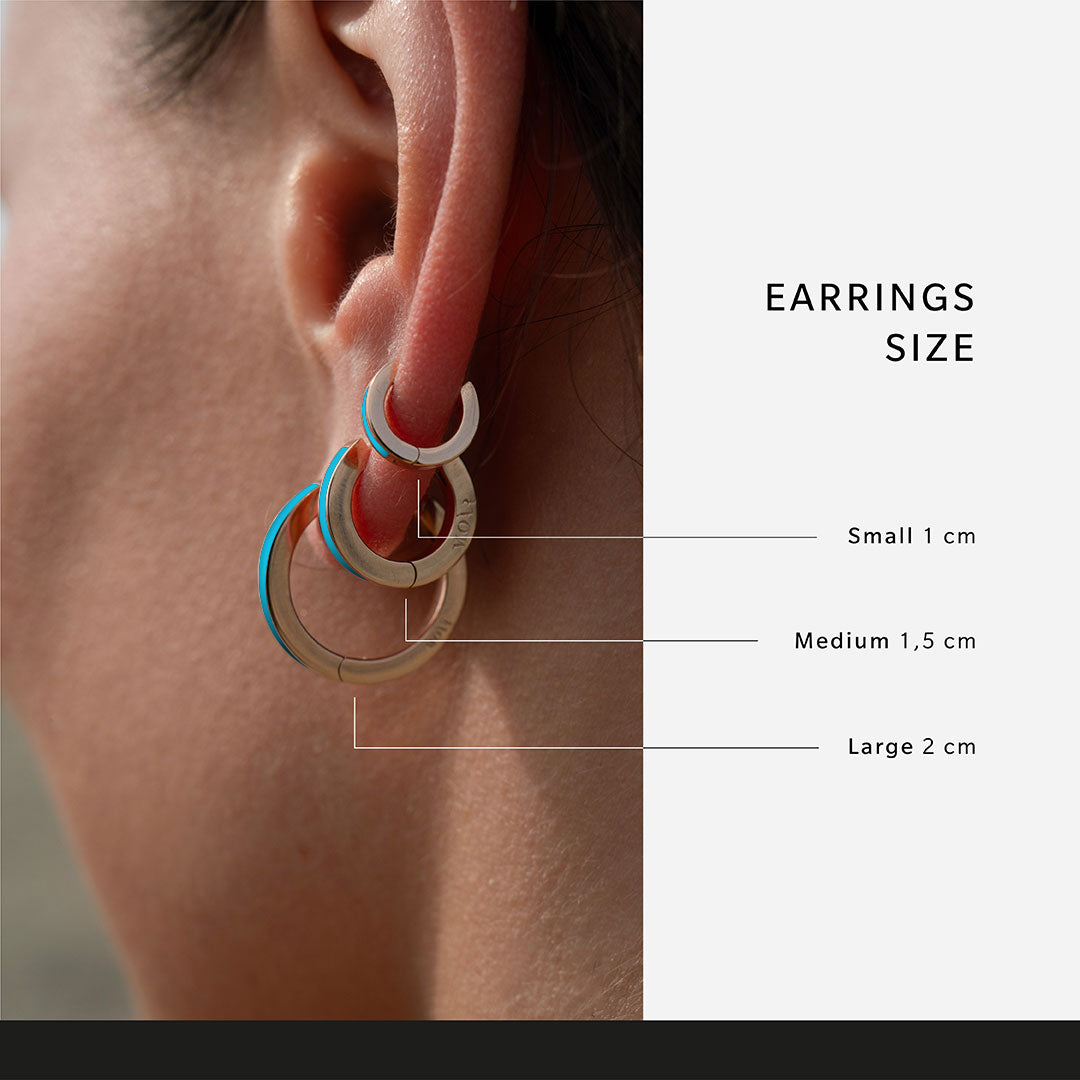 SINGLE LIGHT BLUE EARRING - INSIDE THE COLOR