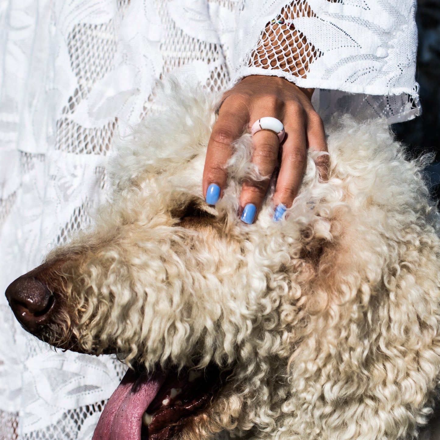 WHITE AGATE AND PINK ENAMEL RING