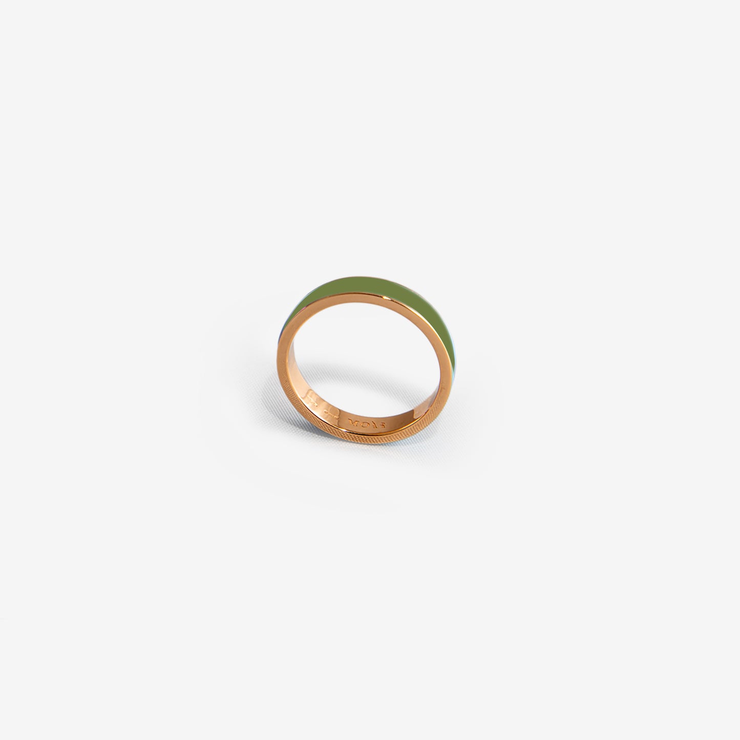 Rose gold band ring in green enamel