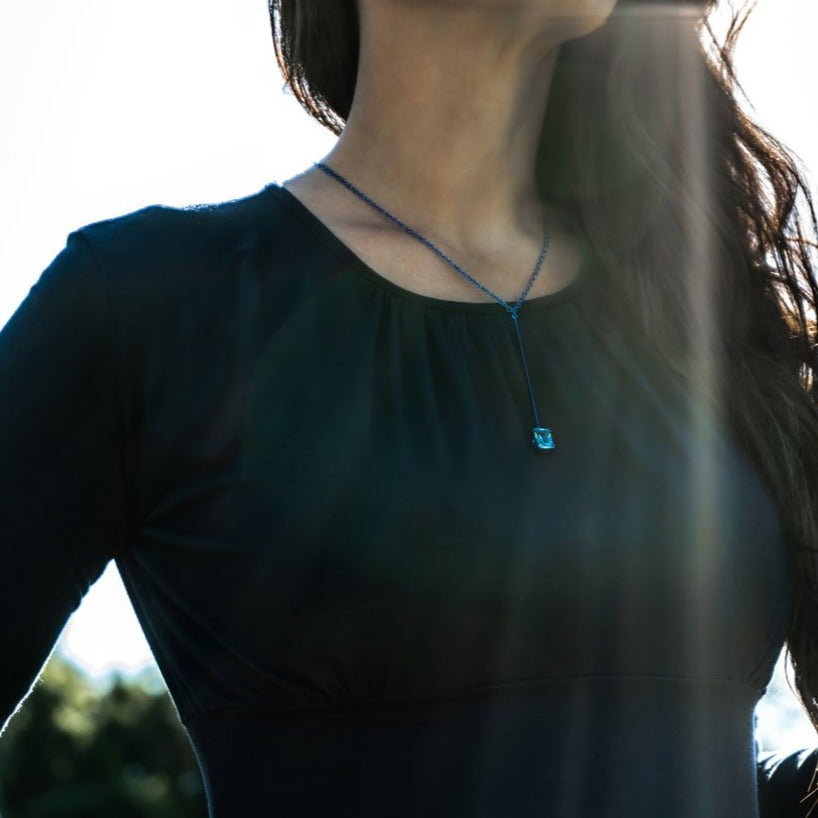 Blue necklace in gold and silver