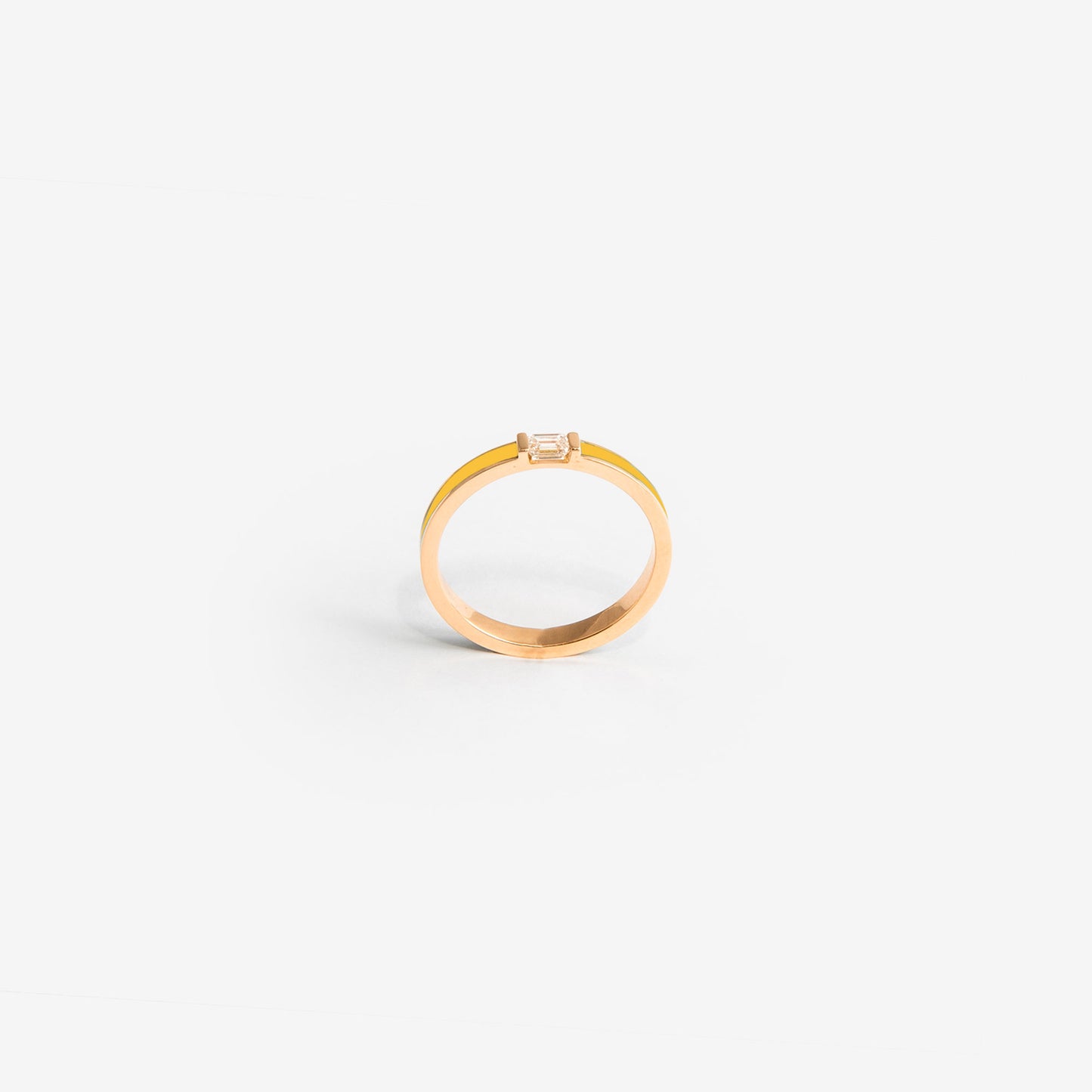 Кольцо из розового золота с желтой эмалью и бриллиантом