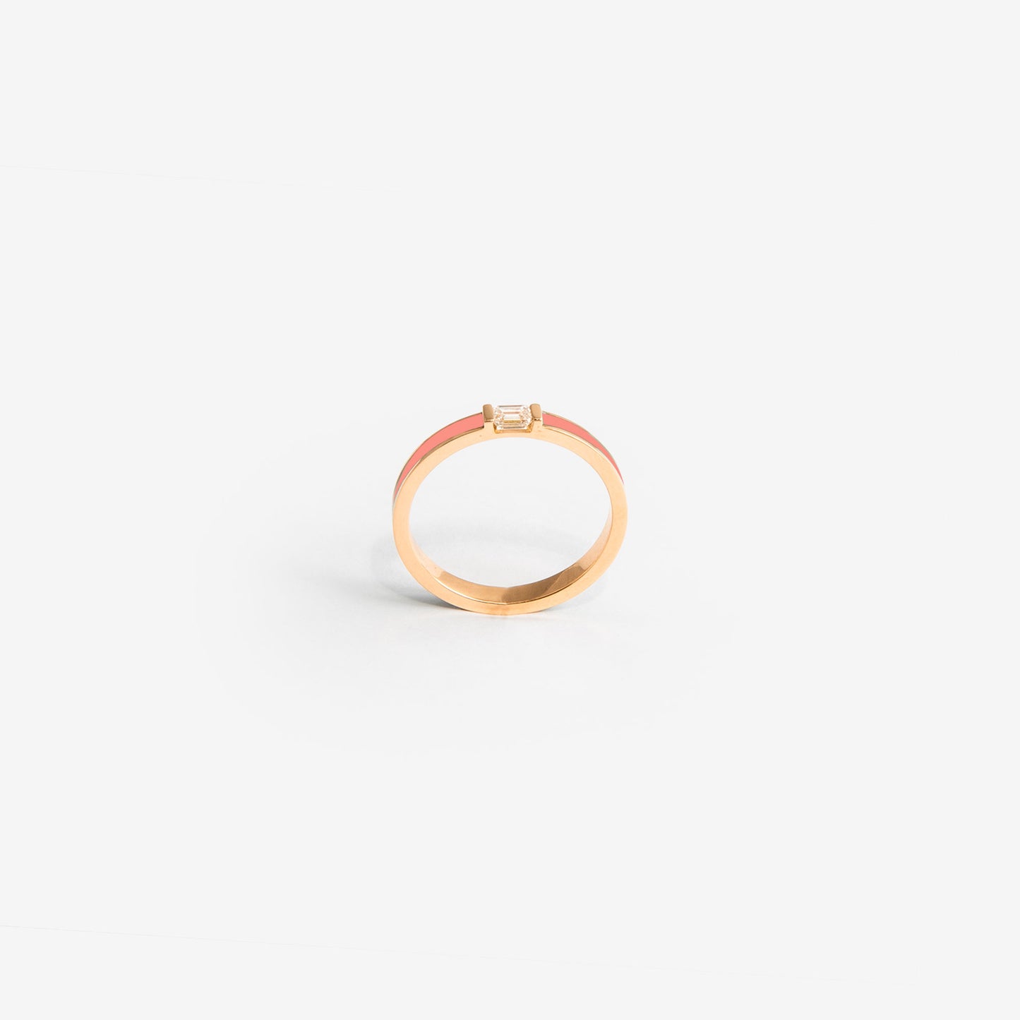 Кольцо из розового золота с розовой эмалью и бриллиантом