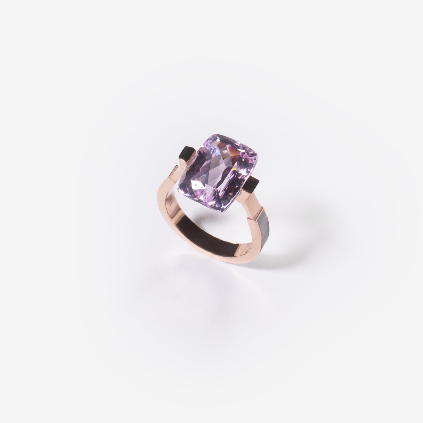 Anello con Kunzite