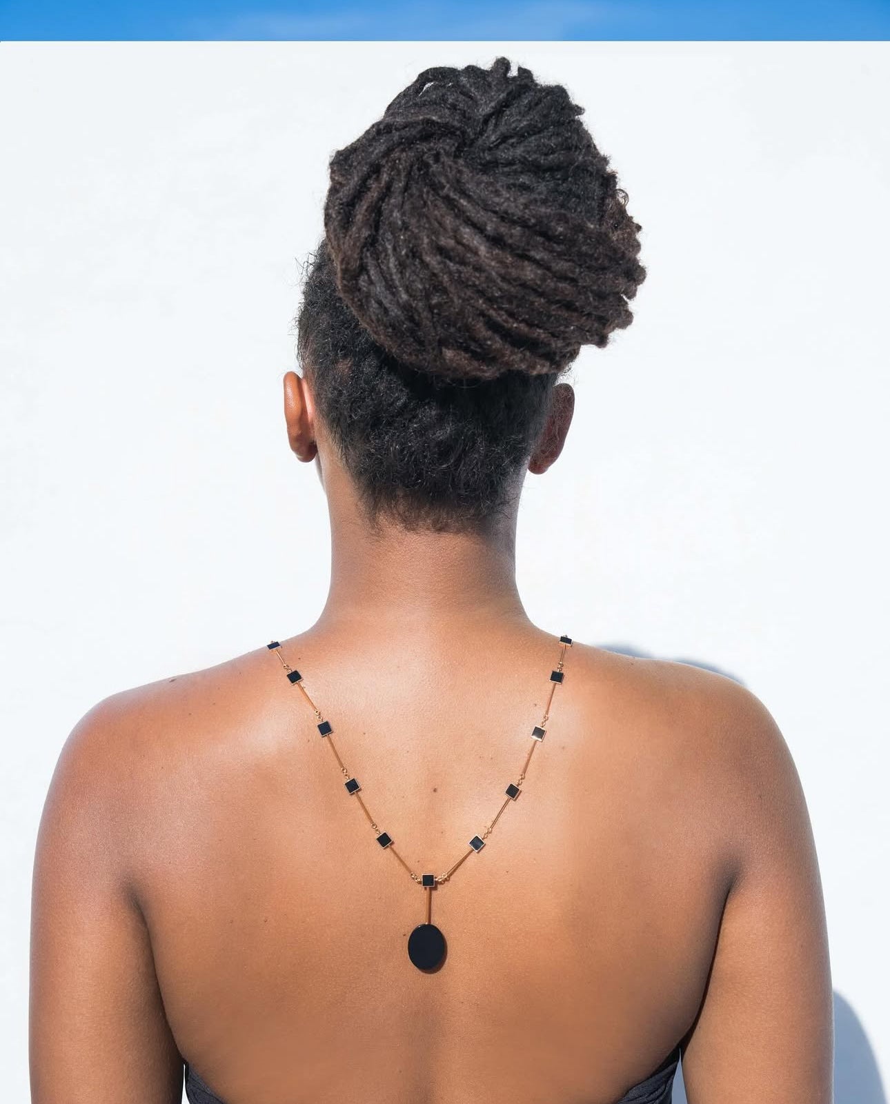 Collana in oro rosa e pietre nere