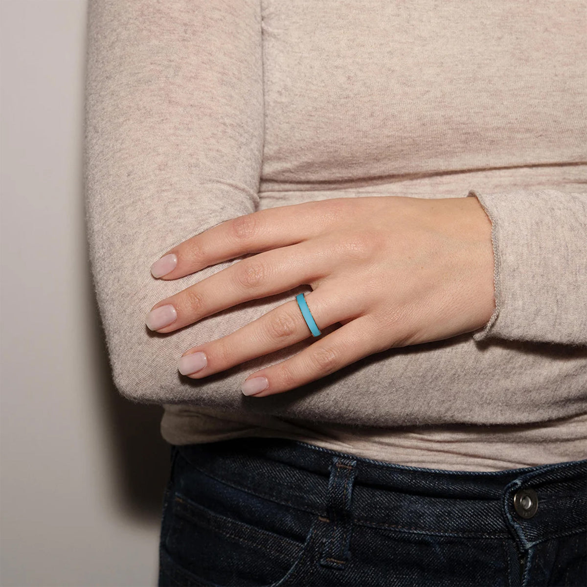 ROSE GOLD BAND RING WITH LIGHT BLUE ENAMEL